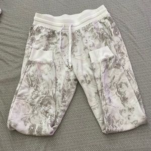 Old navy size small sweats marble